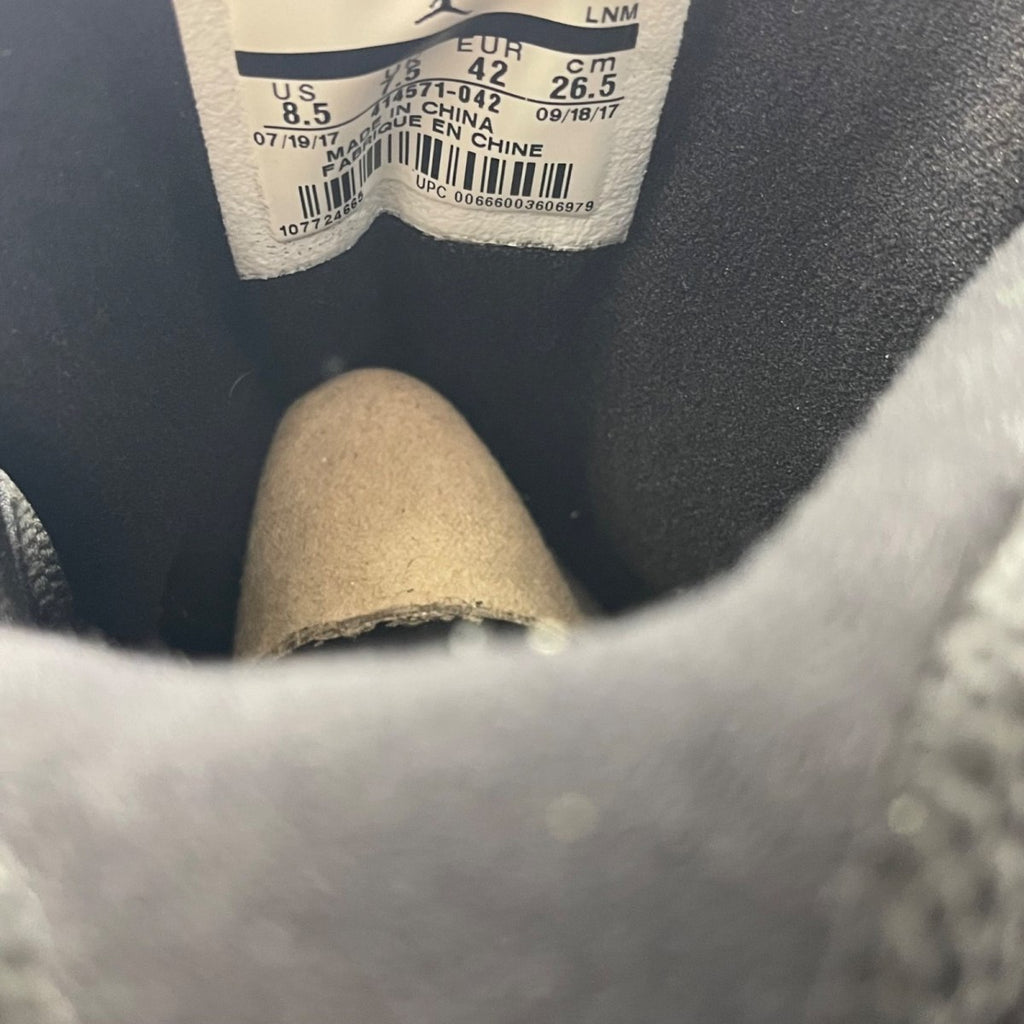 Jordan 13 Retro Altitude (2017) 8.5 (Moderately Worn Pre-Owned)JordanBlack/Altitude Green - Image 6