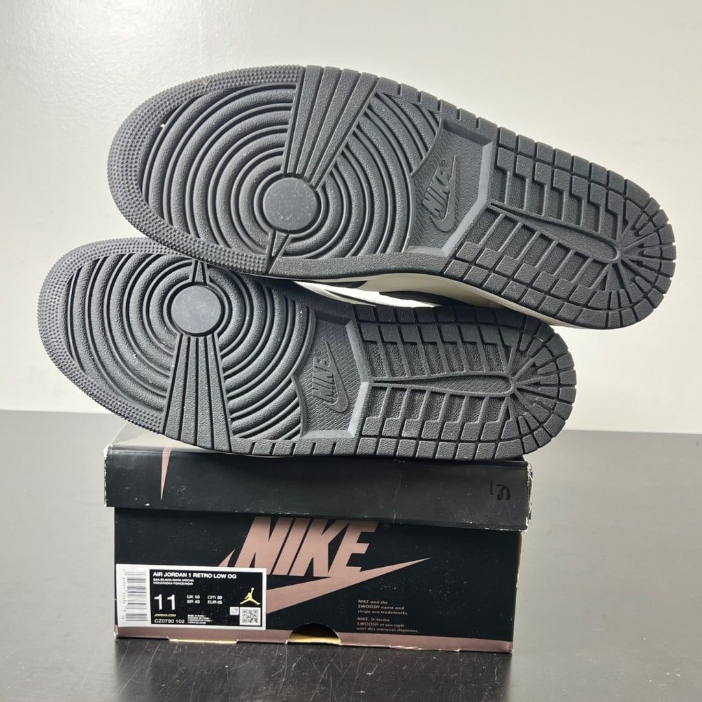Jordan 1 Retro Low OG Mocha 11 (Lightly Worn Pre-Owned)JordanWhite/Black-Dark Mocha - Image 6