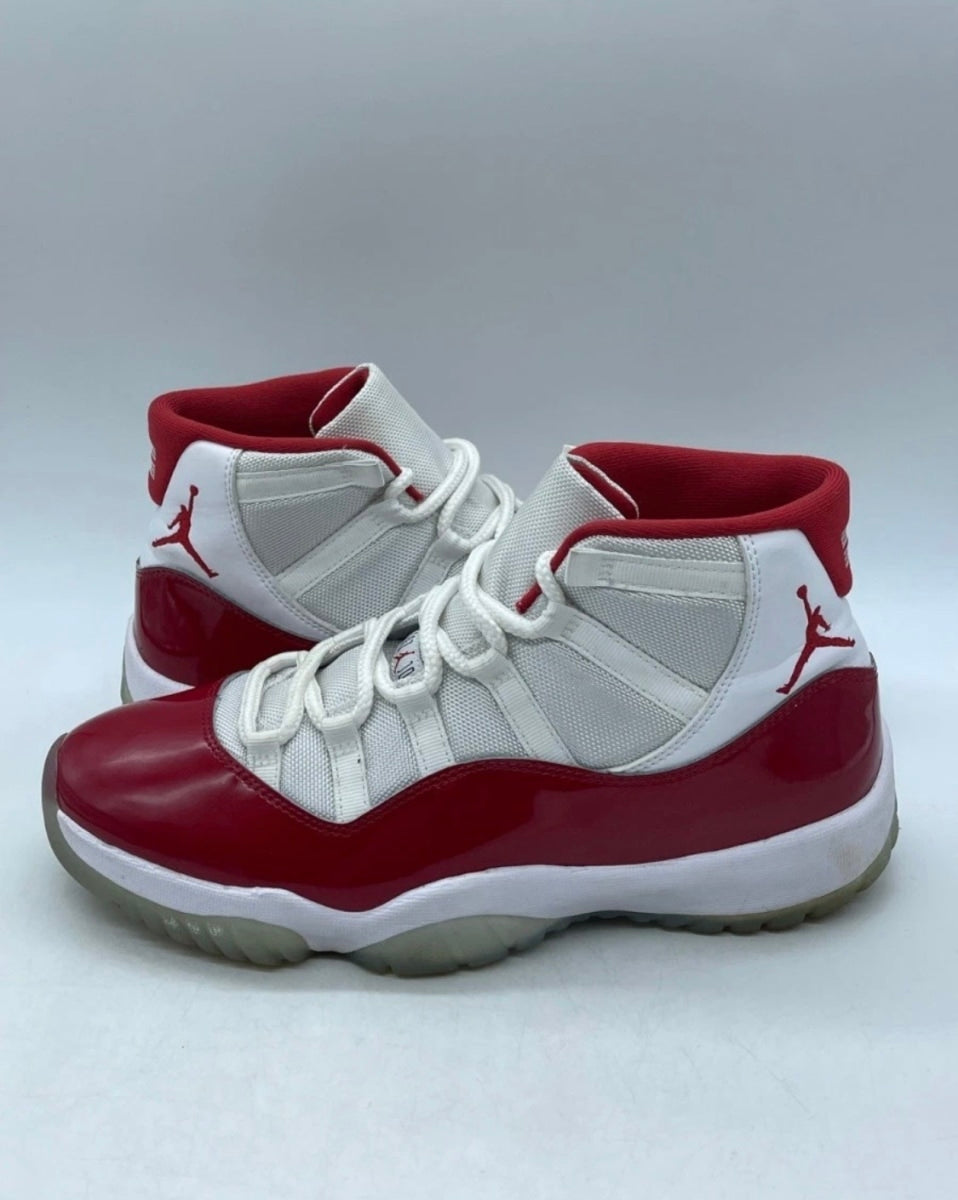 Jordan 11 Retro Cherry (2022) 9.5 (Moderately Worn Pre-Owned)JordanWhite/Varsity Red/Black - Image 1