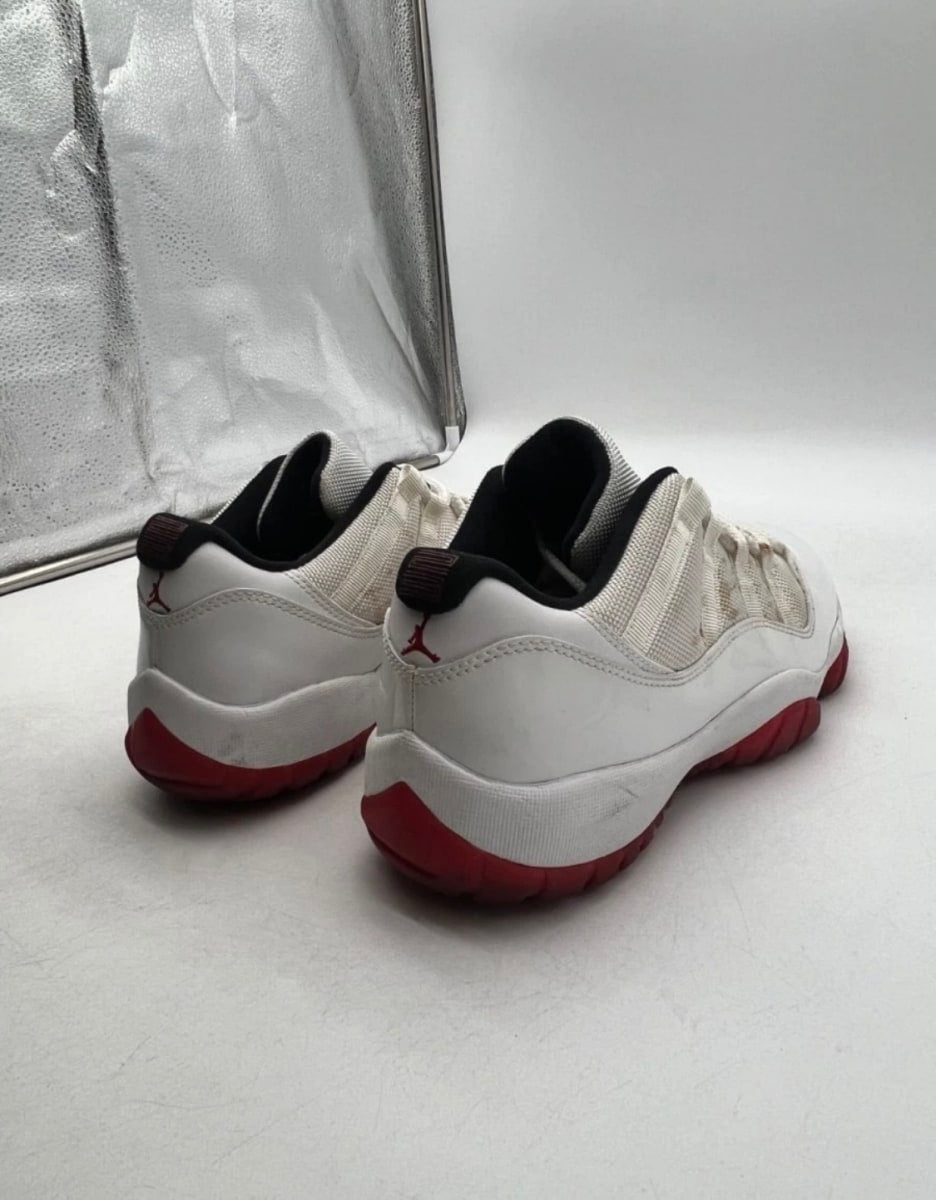 Jordan 11 Retro Low White Red (2012) 9 (Heavily Worn Pre-Owned)JordanWhite/Varsity Red-Black - Image 5