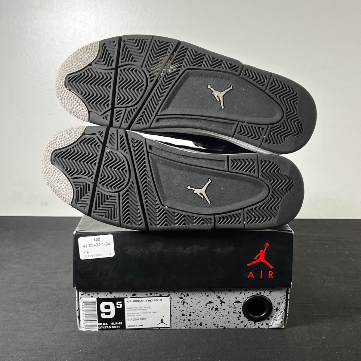 Jordan 4 Retro Oreo (2015) 9.5 (Lightly Worn Pre-Owned)JordanBlack/Tech Grey-White