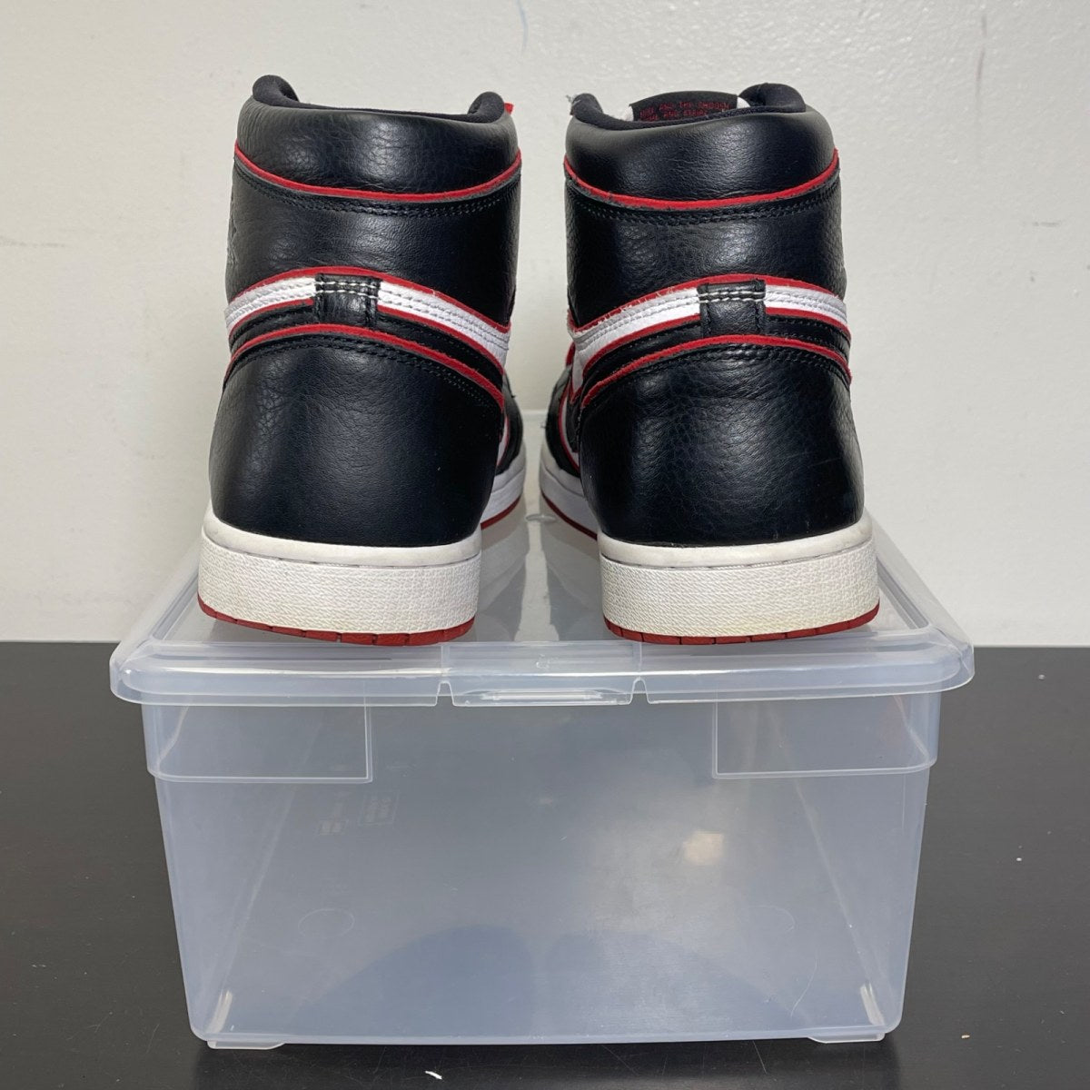 Jordan 1 Retro High Bloodline 10.5 (Moderately Worn Pre-Owned)JordanBlack/Gym Red-White - Image 4