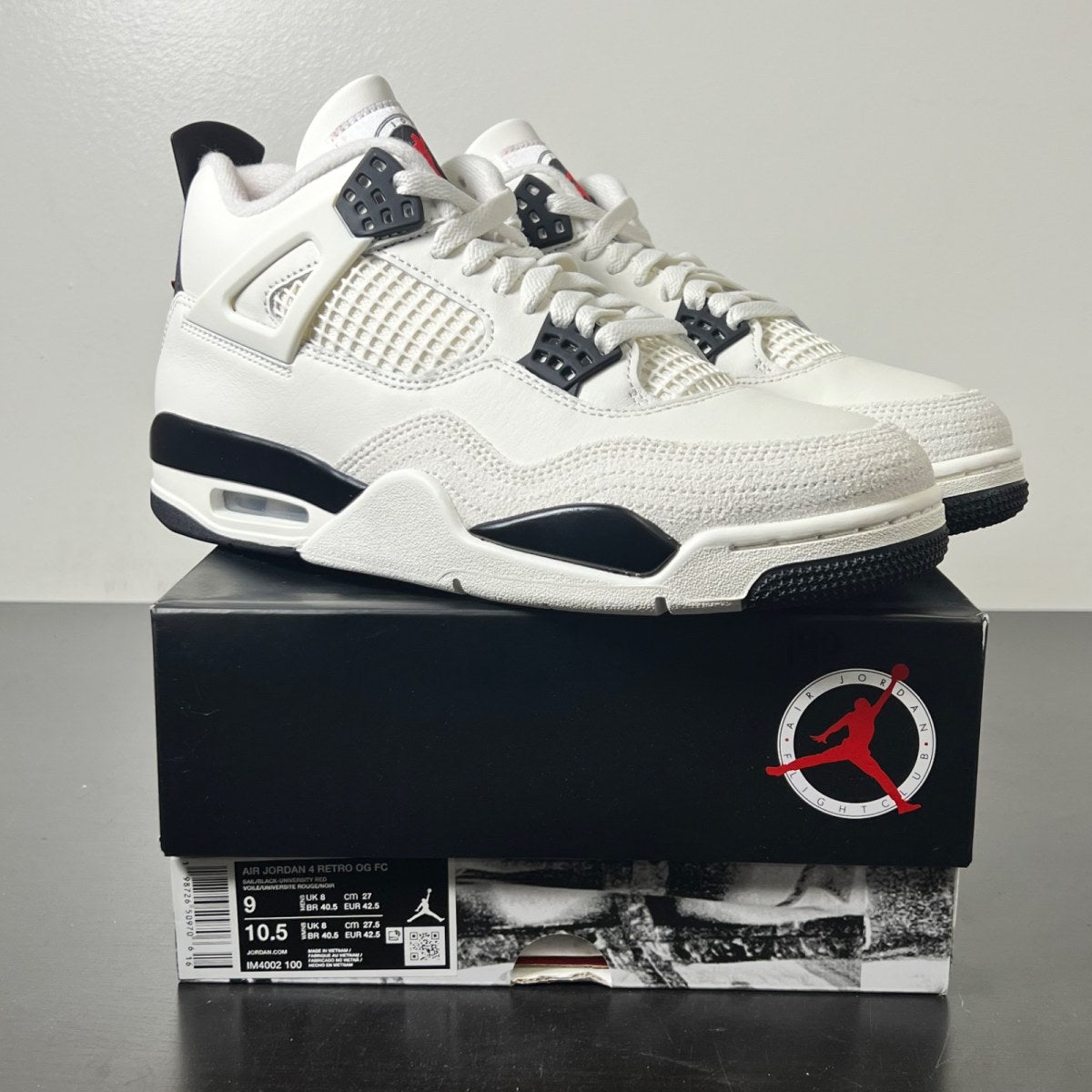 Jordan 4 Retro OG Flight Club 9 (Lightly Worn Pre-Owned)JordanSail/Black/University Red - Image 1