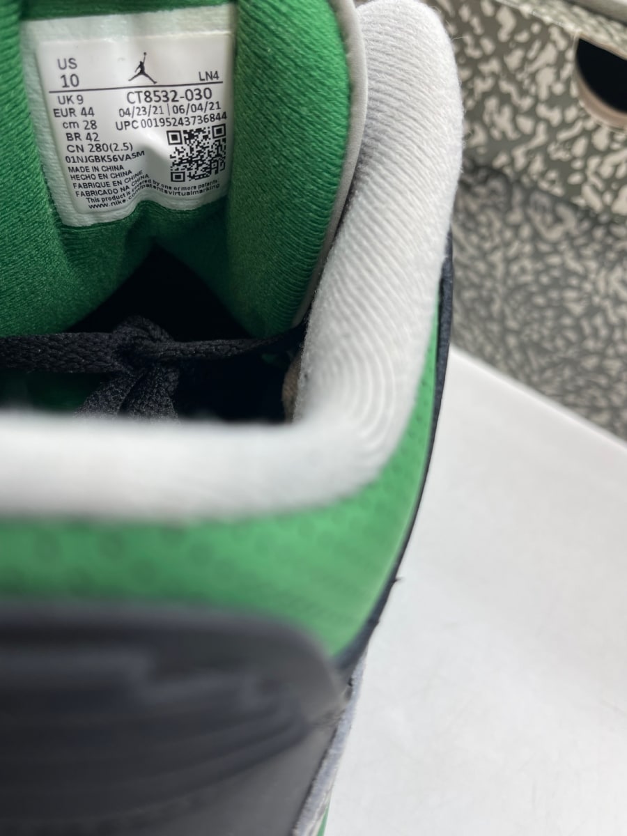 Jordan 3 Retro Pine Green 10 (Moderately Worn Pre-Owned)JordanBlack/Silver/White/Pine Green - Image 8