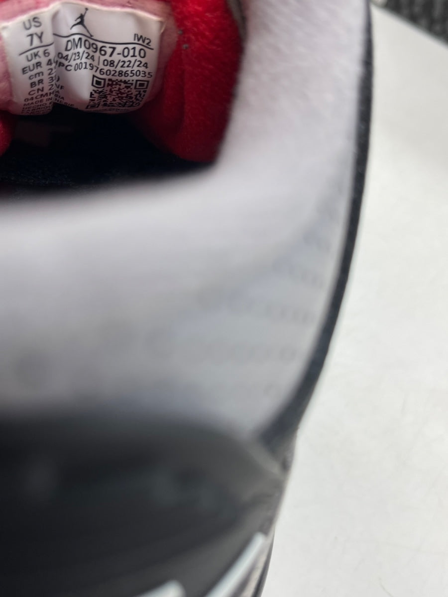 Jordan 3 Retro Black Cement (2024) (GS) 7Y (Moderately Worn Pre-Owned) - Image 8