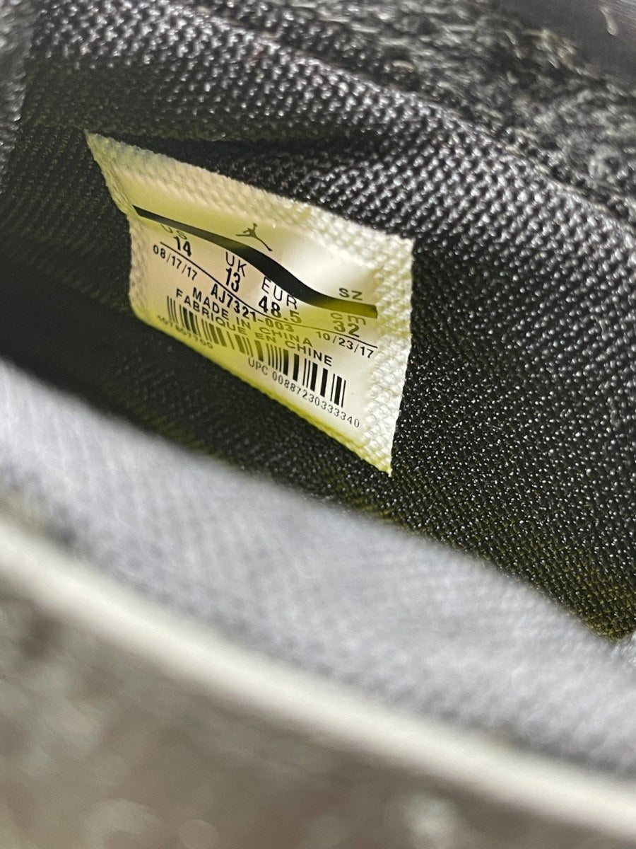 Jordan 17 Retro Low SoleFly Alternate Lightning 14 (Moderately Worn Pre-Owned)JordanBlack/Lightening-Metallic Silver - Image 8