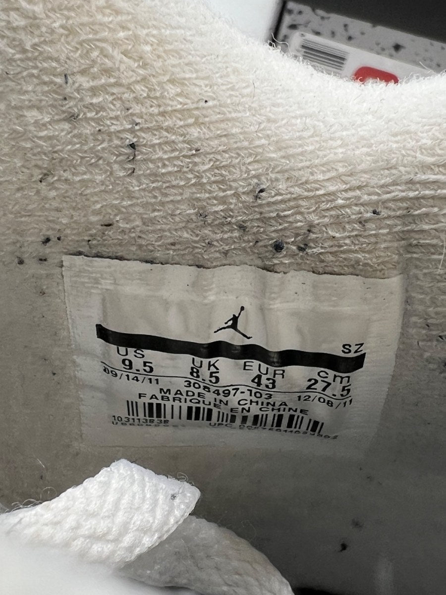 Jordan 4 Retro White Cement (2012) 9.5 (Heavily Worn Pre-Owned)JordanWhite/Black-Tech Grey - Image 9