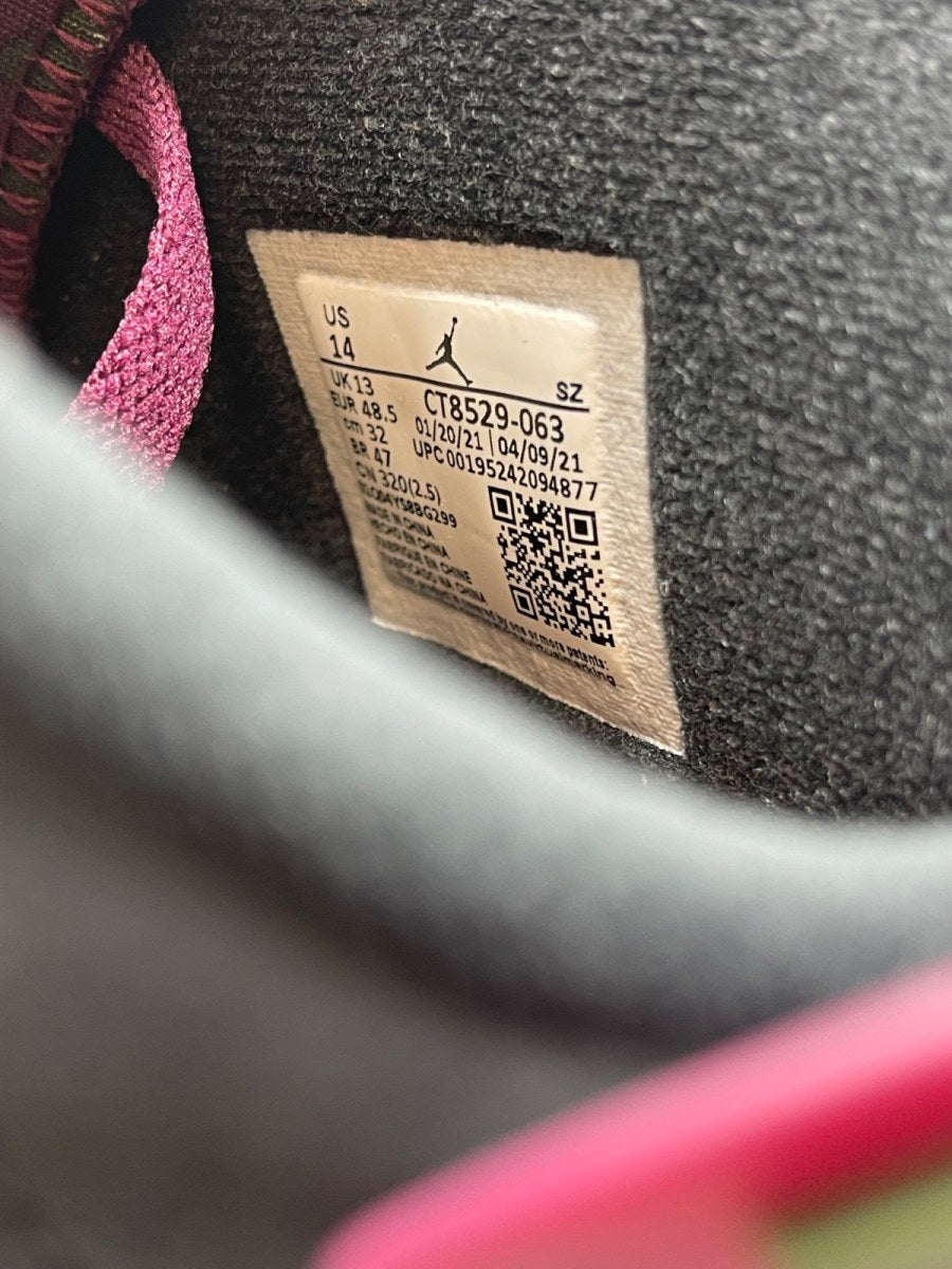 Jordan 6 Retro Bordeaux 14 (Moderately Worn Pre-Owned) - Image 8