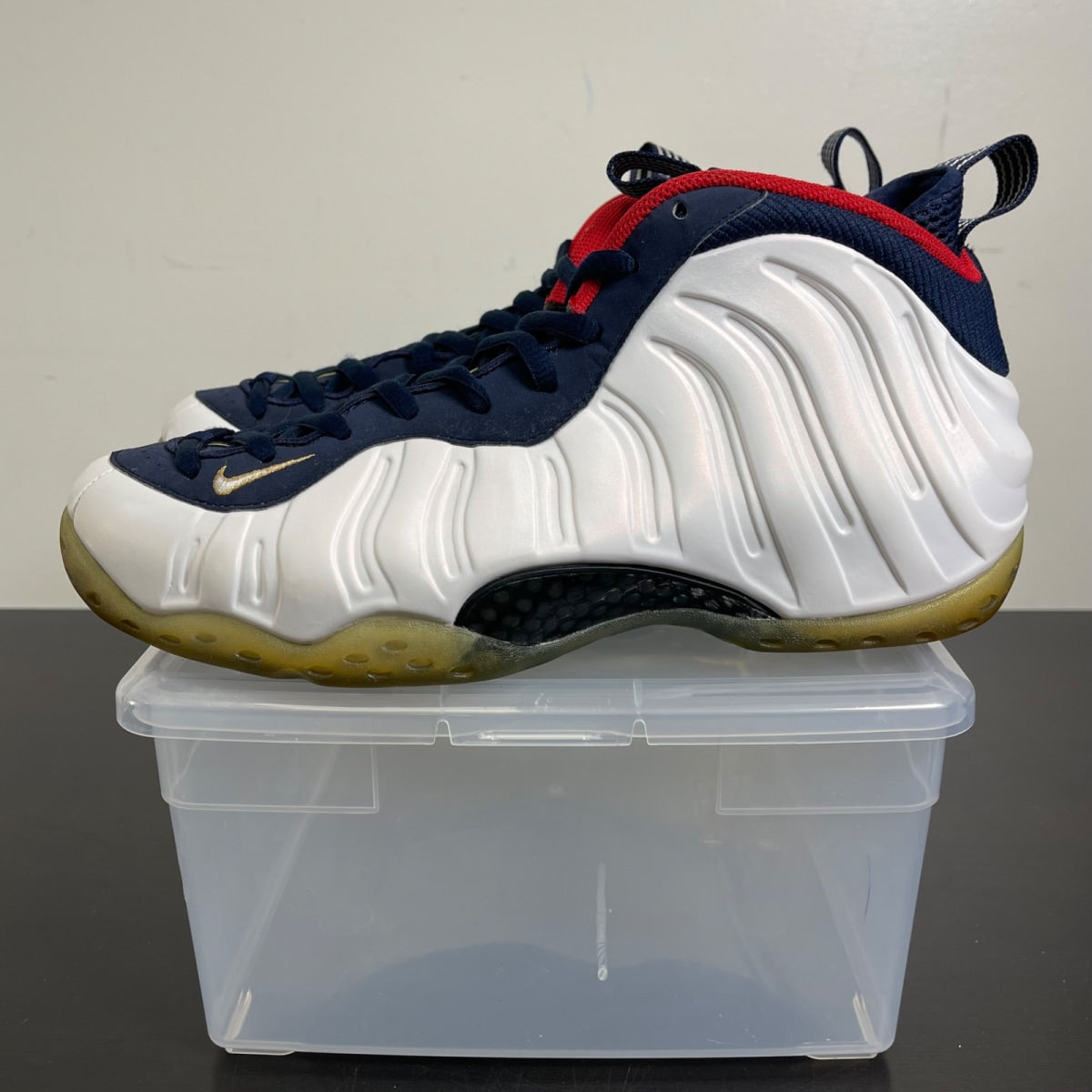 Nike Air Foamposite One Olympic 10 (Moderately Worn Pre-Owned)NikeObsidian/University Red-Metallic Gold-White - Image 3