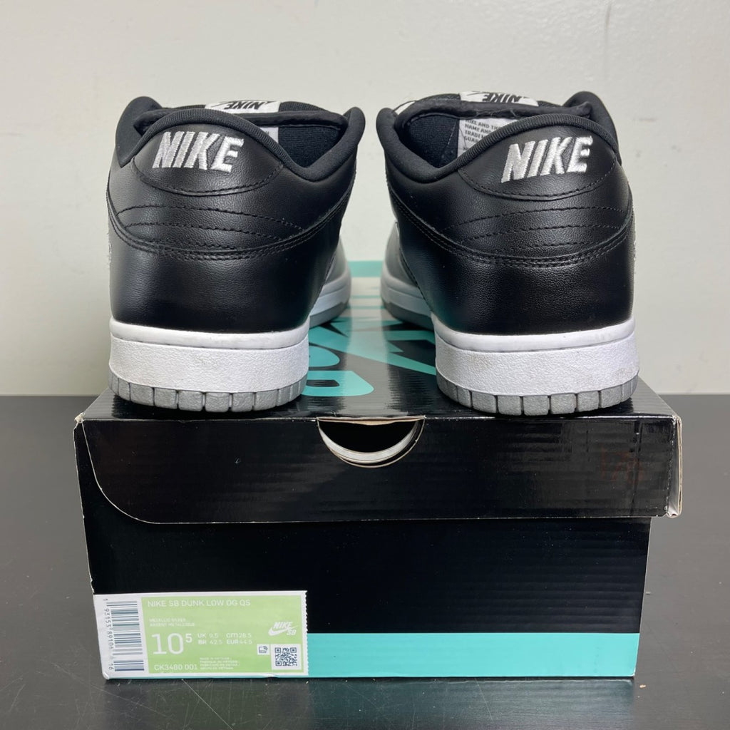 Nike SB Dunk Low Supreme Jewel Swoosh Silver 10.5 (Moderately Worn Pre-Owned)NikeMetallic Silver/Metallic Silver-Black - Image 4