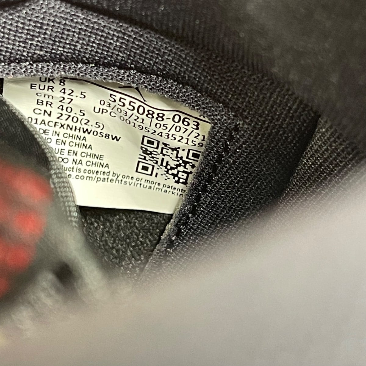 Jordan 1 Retro High OG Patent Bred 9 (Moderately Worn Pre-Owned)JordanBlack/White-Varsity Red - Image 6