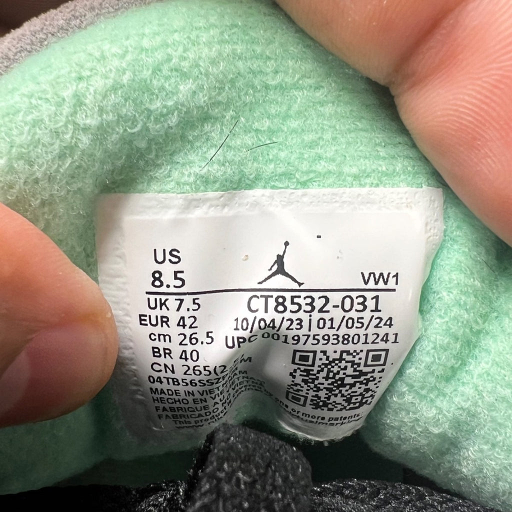 Jordan 3 Retro Green Glow 8.5 (Moderately Worn Pre-Owned)JordanBlack/Green Glow/Wolf Grey/White - Image 7