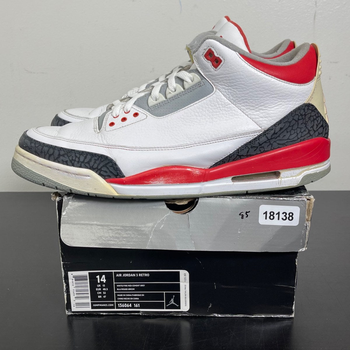 Jordan 3 Retro Fire Red (2007) 14 (Moderately Worn Pre-Owned)JordanWhite/Fire Red-Cement Grey - Image 3