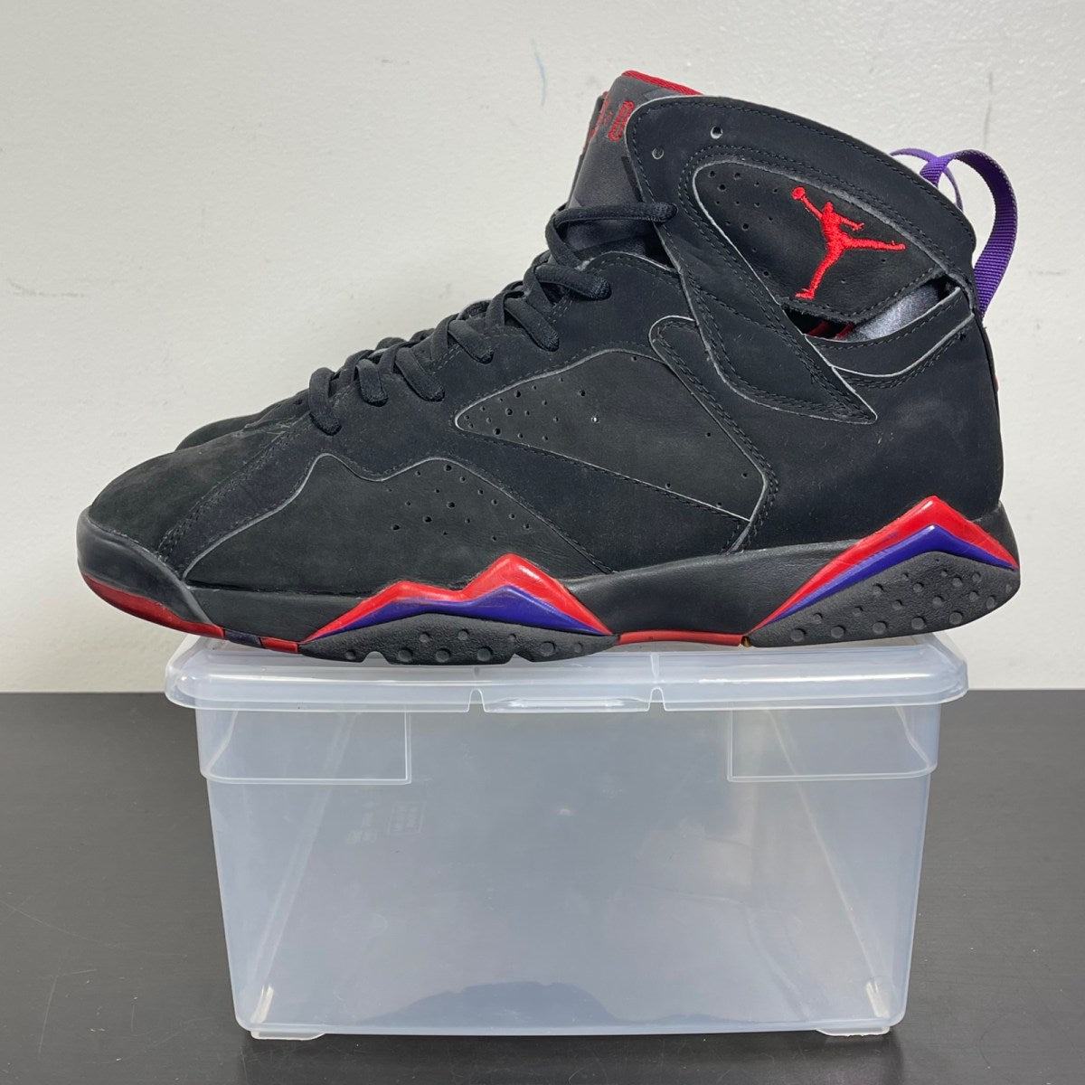 Jordan 7 Retro Raptors (2002) 11 (Moderately Worn Pre-Owned)JordanBlack/Dark Charcoal-True Red - Image 3