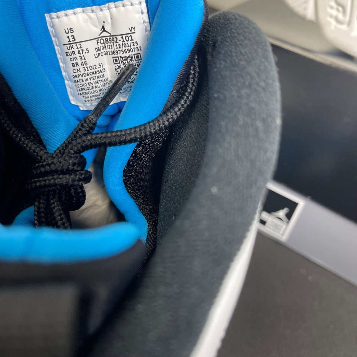 Jordan 9 Retro Powder Blue (2024) 13 (New Pre-Owned)JordanSummit White/Black/Dark Powder Blue - Image 6