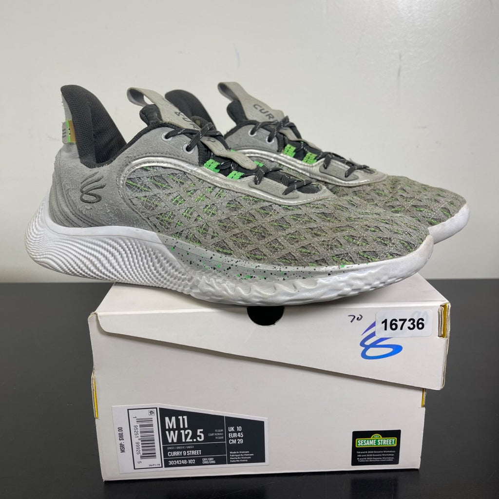 Under Armour Curry Flow 9 Sesame Street Oscar 11 (Moderately Worn Pre-Owned)Under ArmourGrey/Green/Black - Image 1