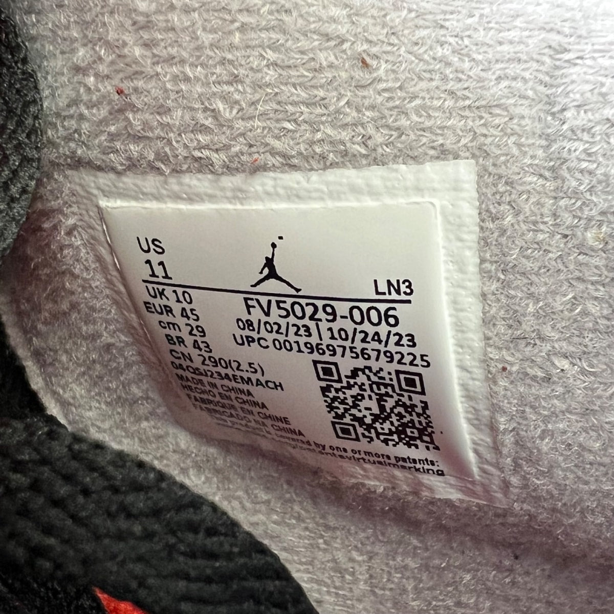 Jordan 4 Retro Bred Reimagined 11 (Lightly Worn Pre-Owned)JordanBlack/Cement Grey/Varsity Red/Summit White - Image 7