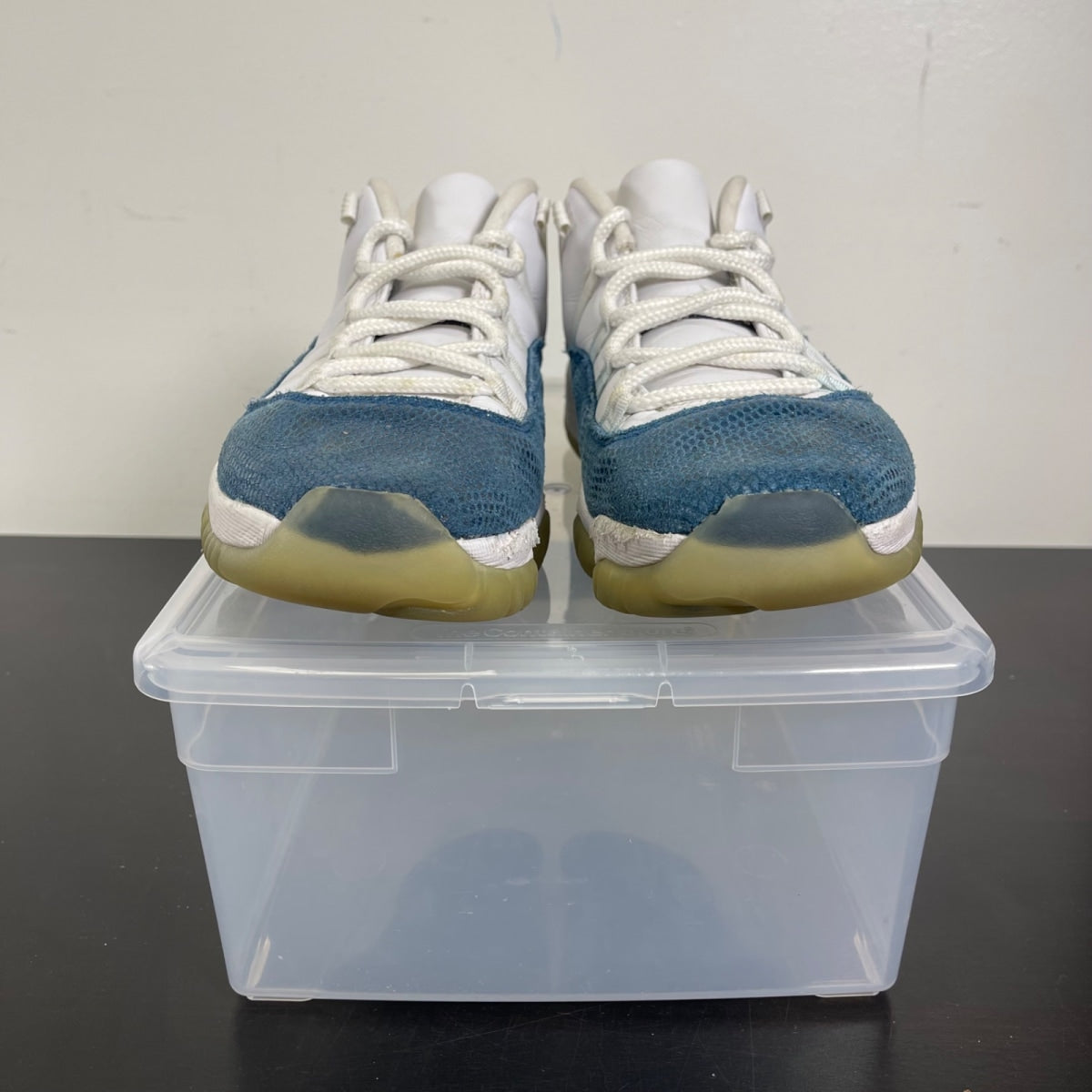 Jordan 11 Retro Low Snake Navy (2019) 11 (Moderately Worn Pre-Owned)JordanWhite/Black-Navy - Image 2