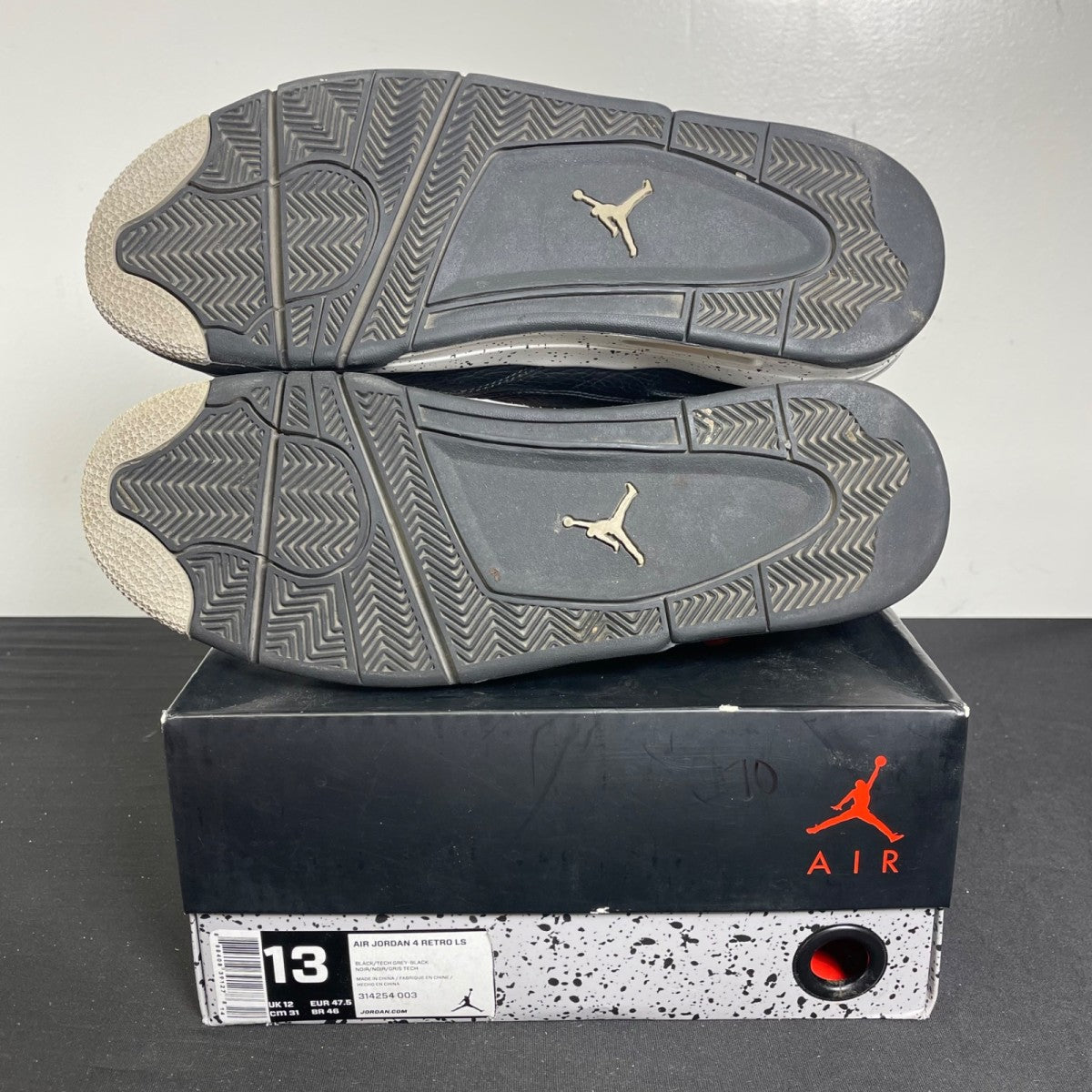 Jordan 4 Retro Oreo (2015) 13 (Moderately Worn Pre-Owned)JordanBlack/Tech Grey-White - Image 5