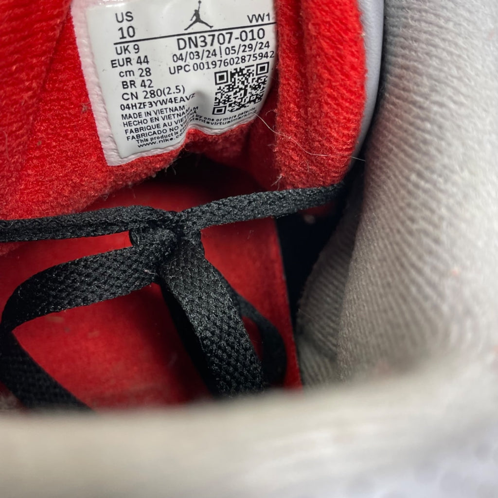 Jordan 3 Retro OG Black Cement (2024) 10 (Moderately Worn Pre-Owned)JordanBlack/Fire Red/Cement Grey/Sail - Image 6