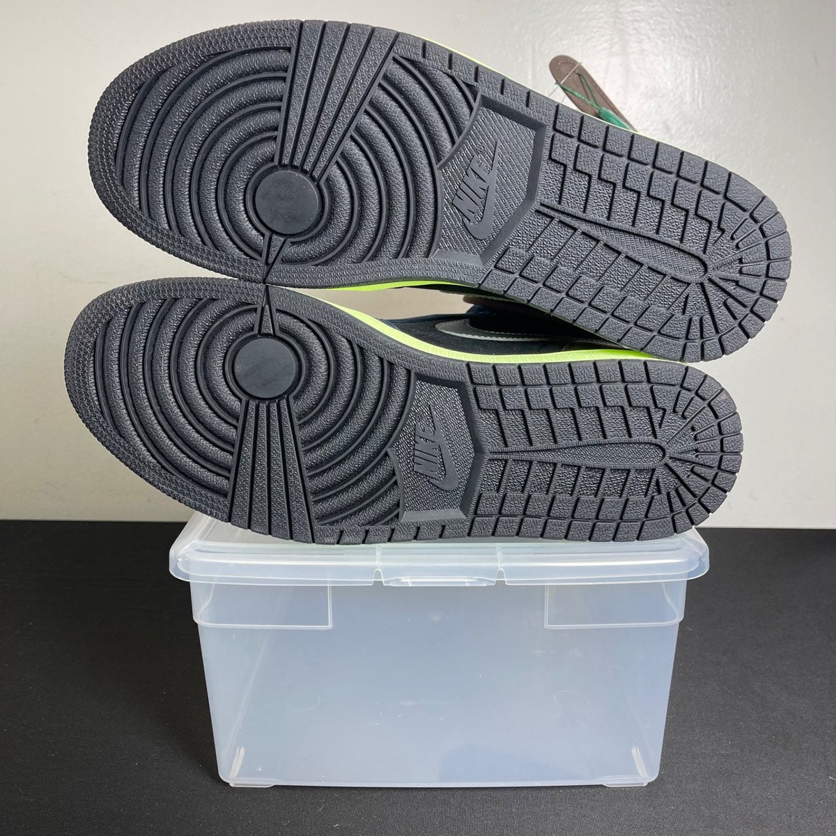 Jordan 1 Retro High Tokyo Bio Hack (Size 12) - aux