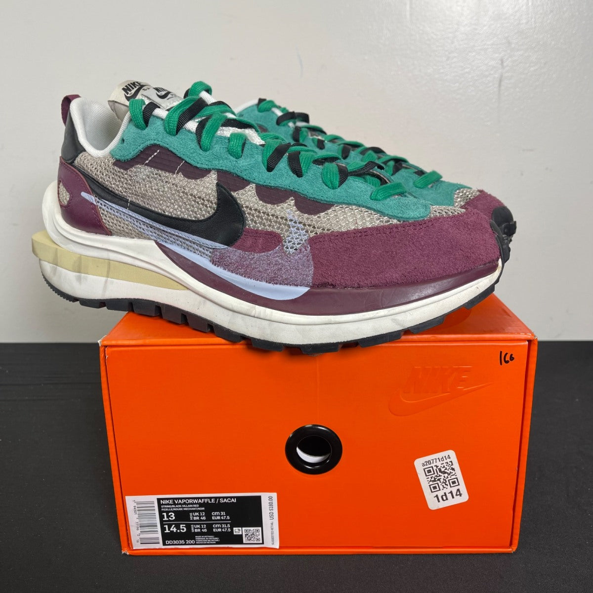 Nike Vaporwaffle sacai Villain Red Neptune Green 13 (Moderately Worn Pre-Owned)NikeString/Black-Villain Red-Neptune Green - Image 1