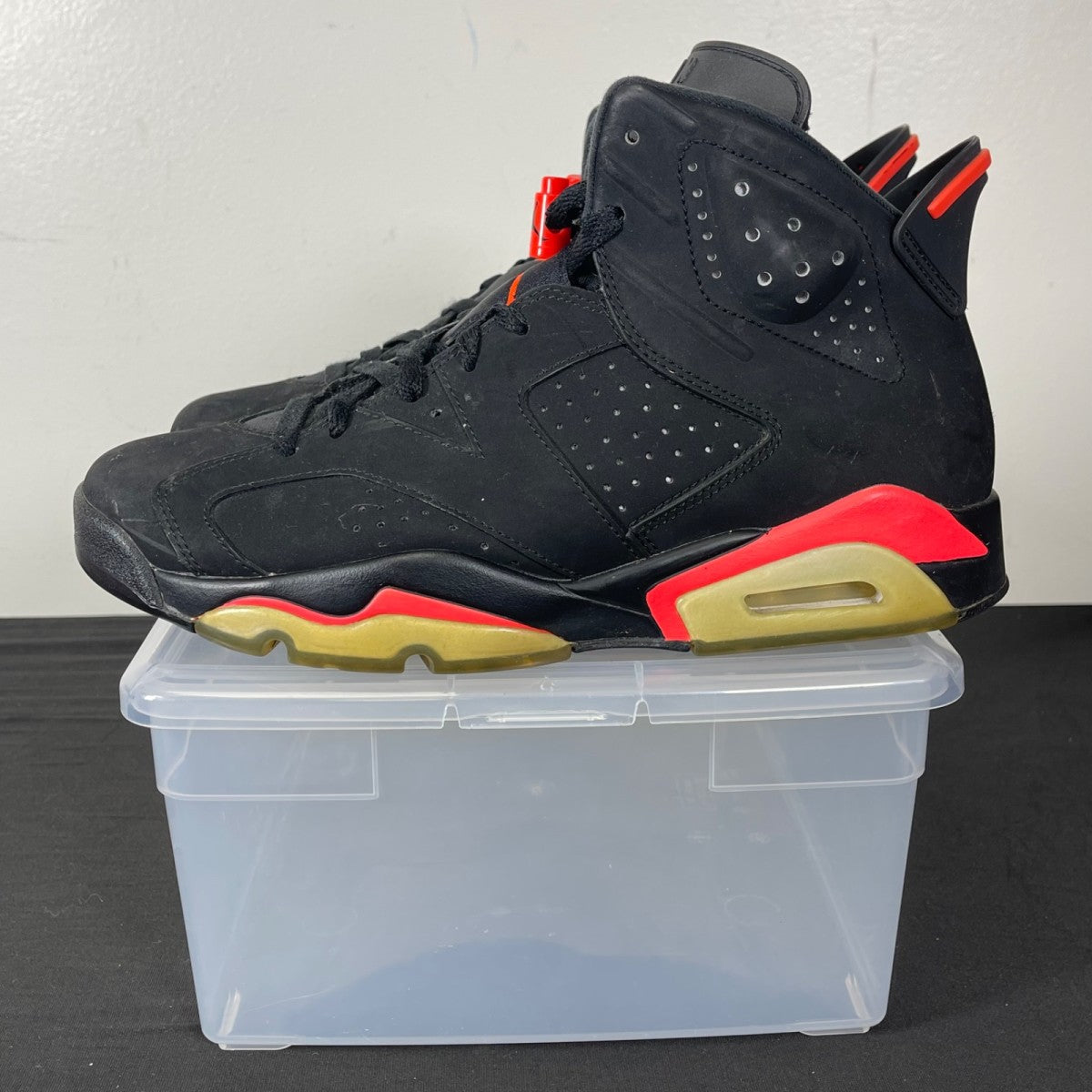 Jordan 6 Retro Infrared Black (2014) 9.5 (Moderately Worn Pre-Owned)JordanBlack/Infrared23-Black - Image 3