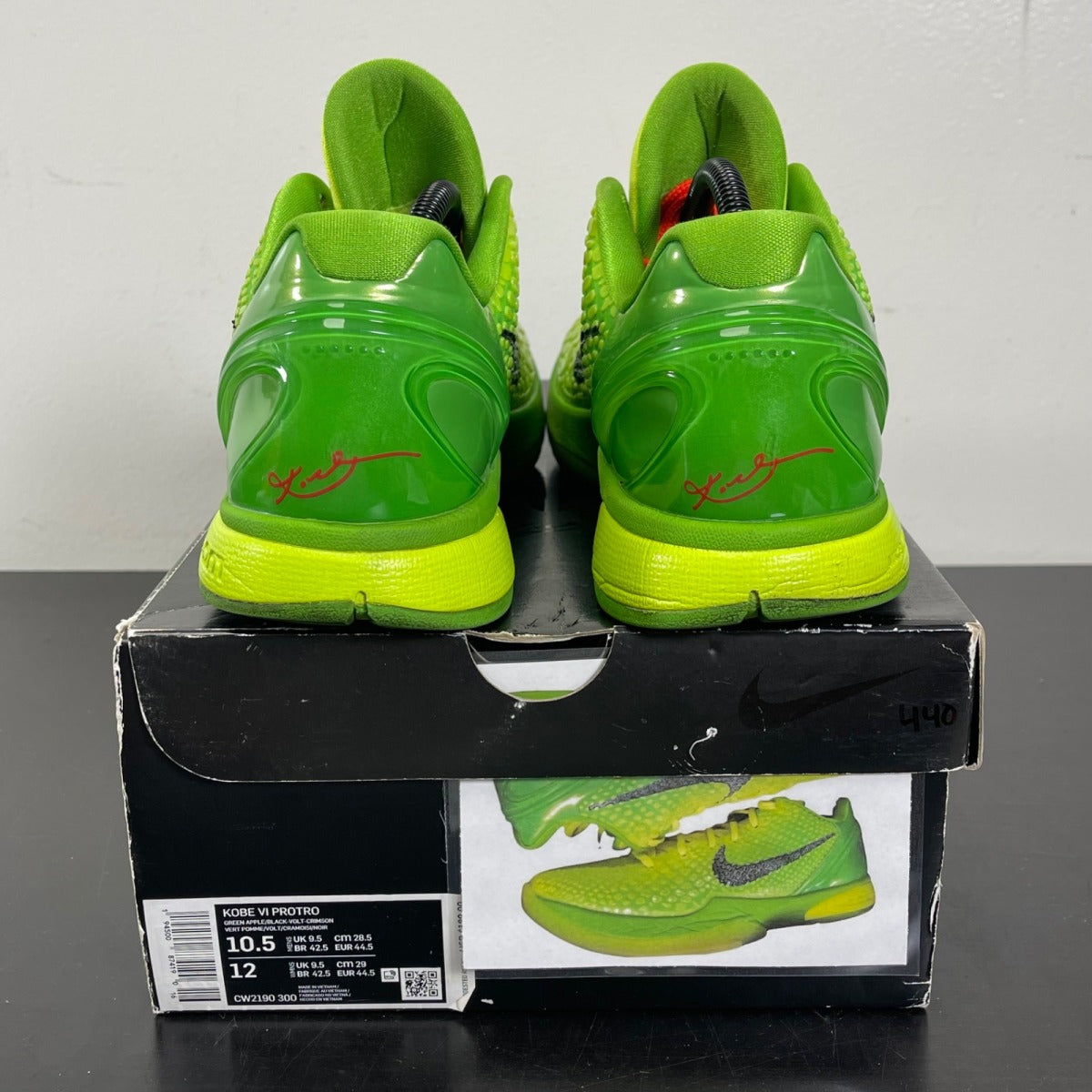 Nike Kobe 6 Protro Grinch (2020) 10.5 (Moderately Worn Pre-Owned)NikeGreen Apple/Volt-Crimson-Black - Image 4