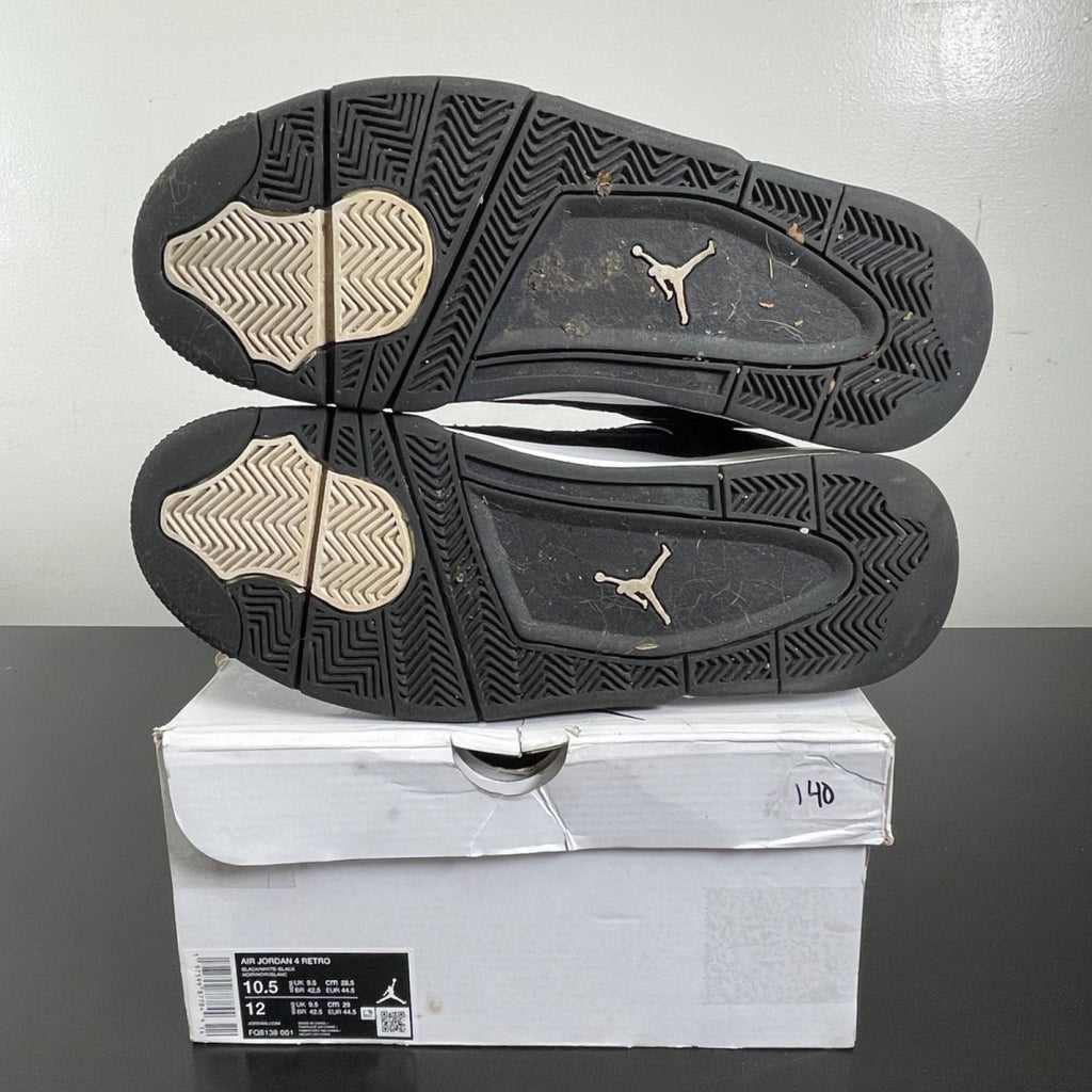 Jordan 4 Retro White Thunder 10.5 (Moderately Worn Pre-Owned)JordanBlack/White/Black - Image 5