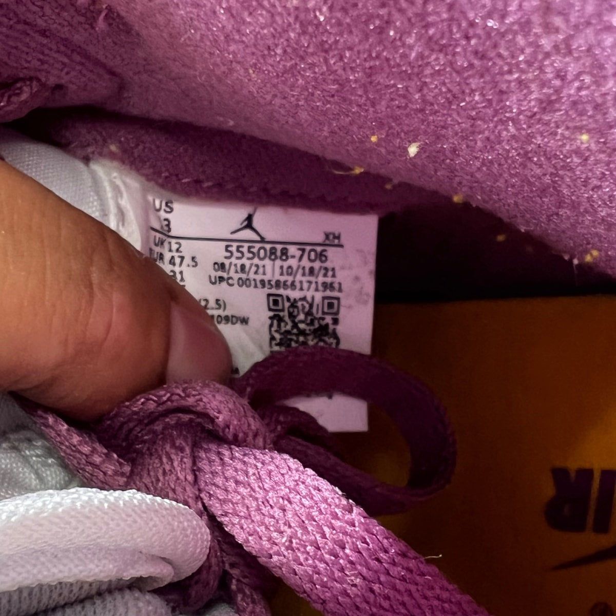 Jordan 1 Retro High OG Brotherhood 13 (Lightly Worn Pre-Owned)JordanUniversity Gold/Light Bordeaux-White - Image 6