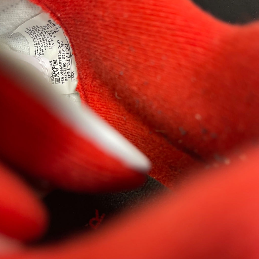 Jordan 4 Retro Fire Red (2020) 8 (Moderately Worn Pre-Owned)JordanWhite/Black-Tech Grey-Fire Red - Image 6