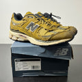 New Balance 2002R Protection Pack High Desert 9 (Moderately Worn Pre-Owned)New BalanceHigh Desert/Dark Moss/Black - Image 1