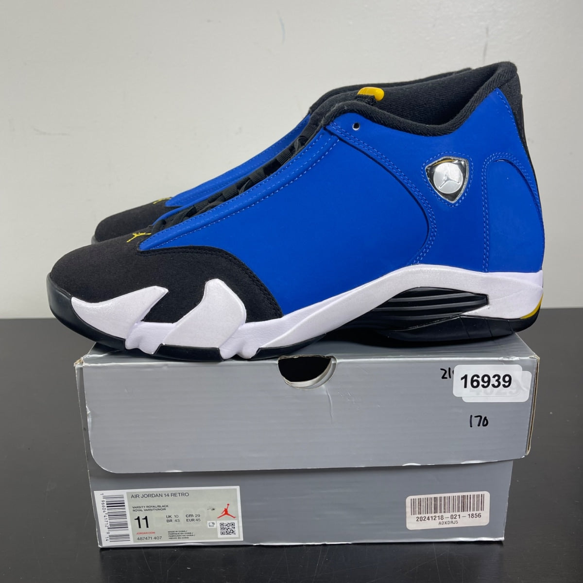 Jordan 14 Retro Laney (2023) 11 (Moderately Worn Pre-Owned)JordanVarsity Royal/Black-Varsity Maize-White - Image 3