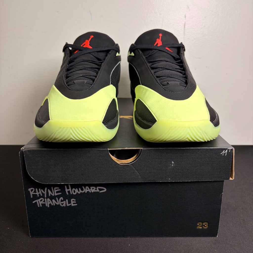 Jordan Triangle Black Barely Volt (Size 11.5) - aux