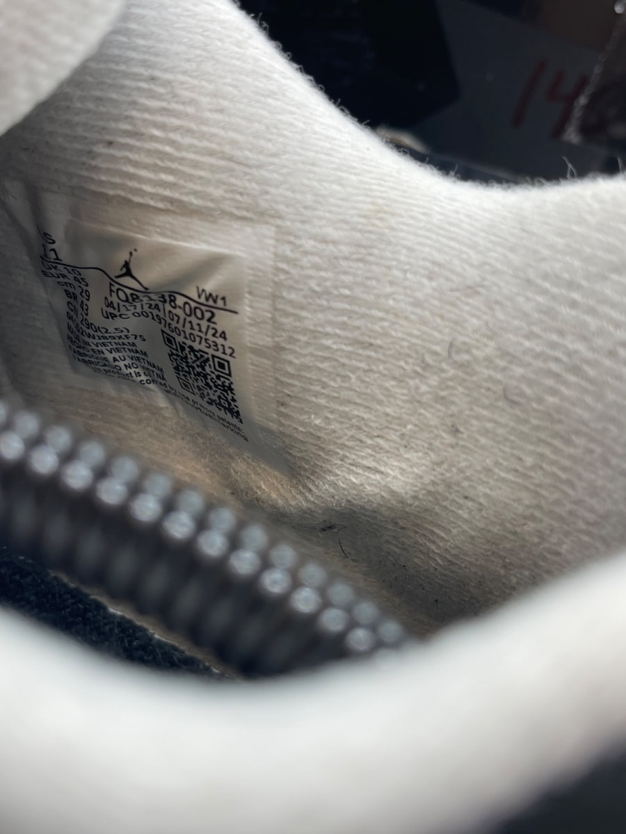 Jordan 4 Retro Fear (2024) 11 (Moderately Worn Pre-Owned)JordanBlack/White/Anthracite/Black/Pure Platinum - Image 8