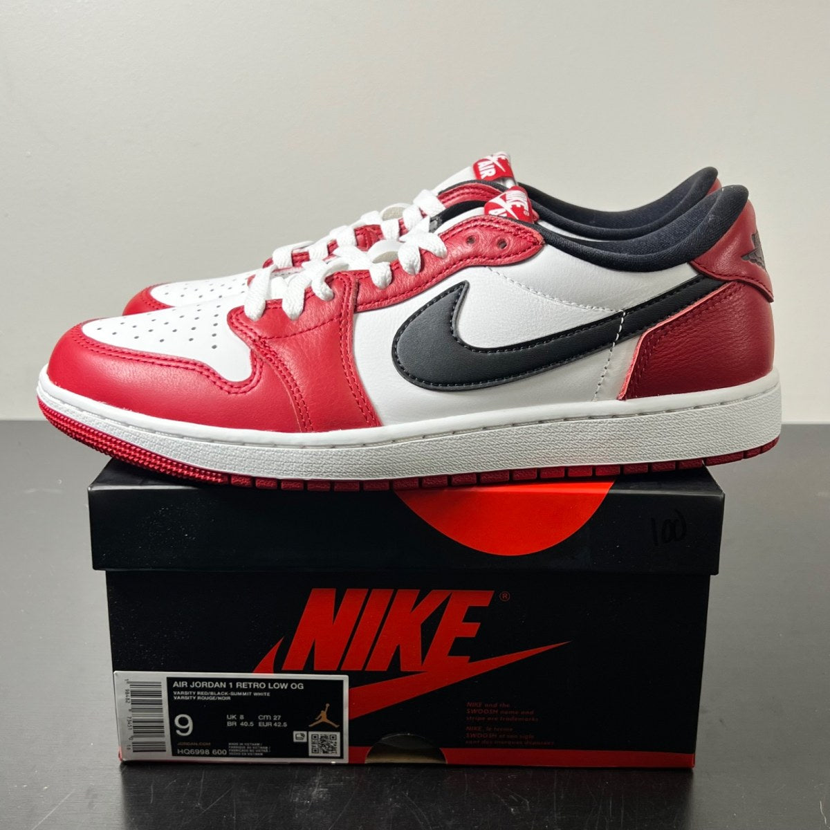 Jordan 1 Retro Low OG Chicago (2025) 9 (Lightly Worn Pre-Owned)JordanVarsity Red/Black/Summit White - Image 3