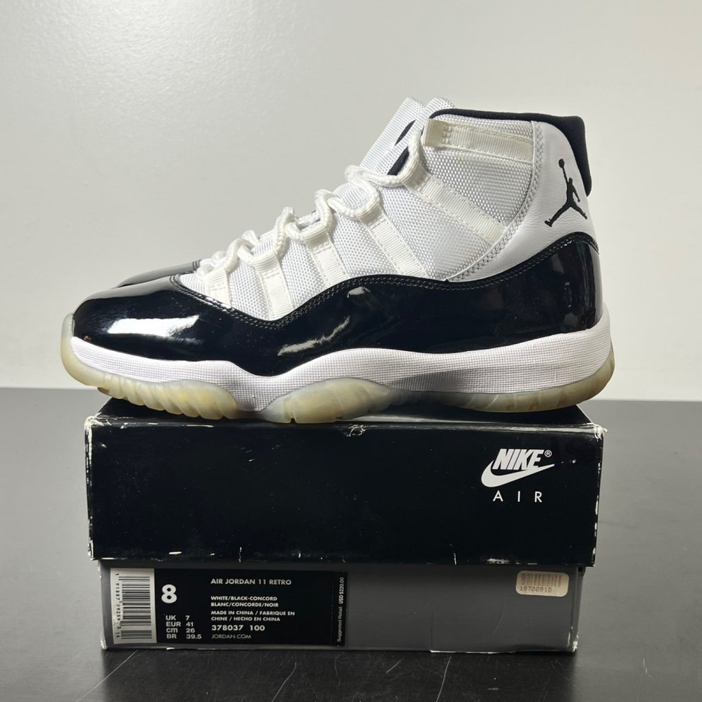 Jordan 11 Retro Concord (2018) 8 (Moderately Worn Pre-Owned)JordanWhite/Black-Concord - Image 3