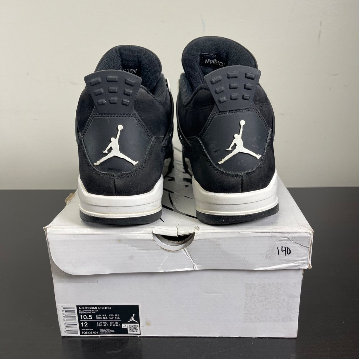 Jordan 4 Retro White Thunder 10.5 (Moderately Worn Pre-Owned)JordanBlack/White/Black - Image 4