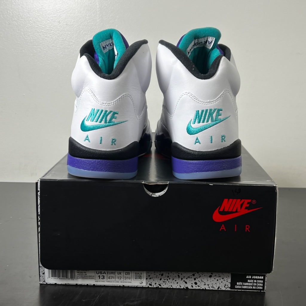 Jordan 5 Retro Grape (2025) 13 (Lightly Worn Pre-Owned)JordanWhite/Grape Ice-New Emerald - Image 5