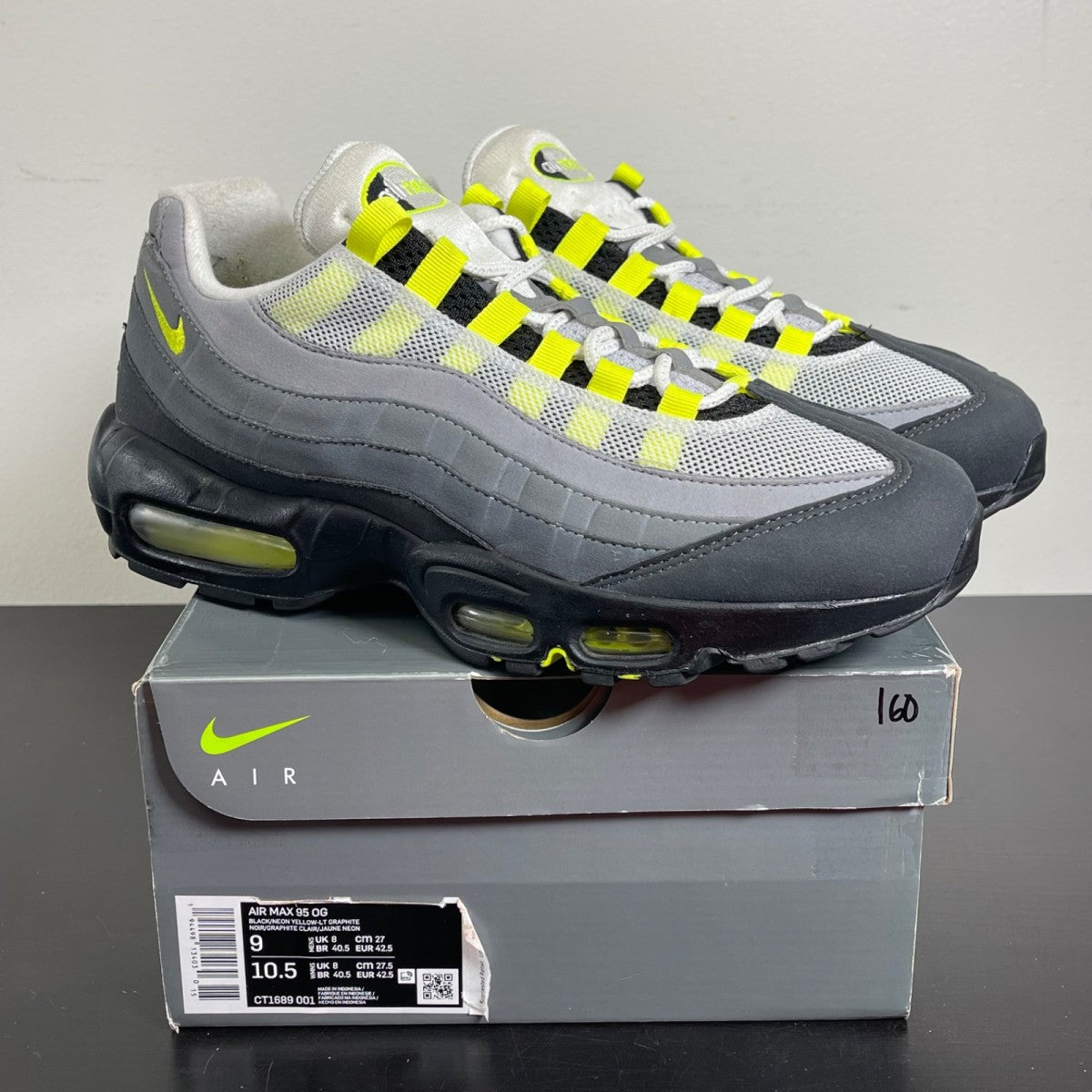 Nike Air Max 95 OG Neon (2020) 9 (Moderately Worn Pre-Owned)NikeBlack/Neon Yellow-Light Graphite - Image 1