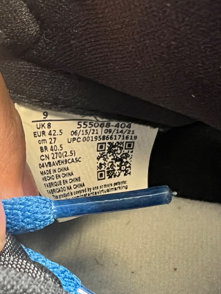 Jordan 1 Retro High OG Dark Marina Blue 9 (Lightly Worn Pre-Owned) - Image 9