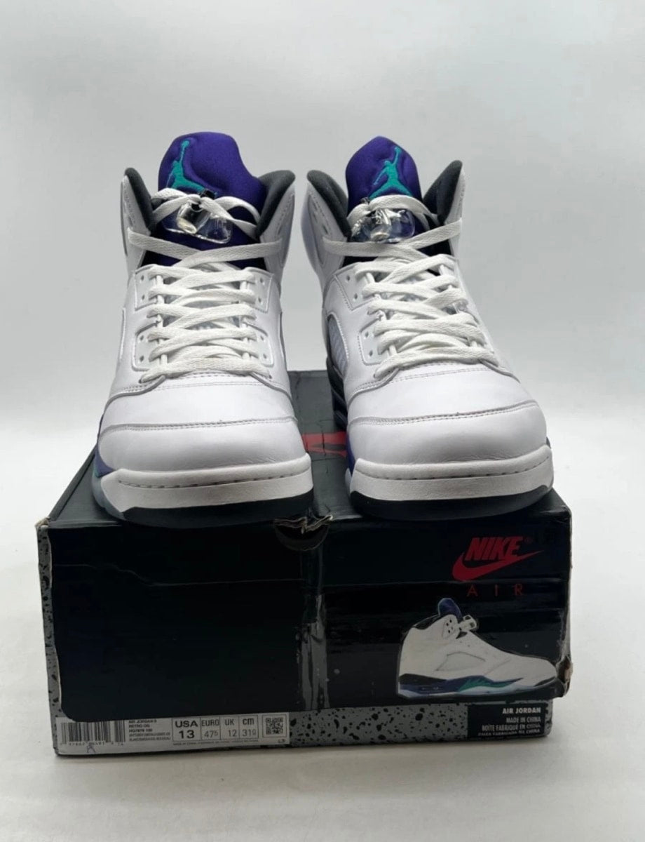 Jordan 5 Retro Grape (2025) 13 (Moderately Worn Pre-Owned)JordanWhite/Grape Ice-New Emerald - Image 2