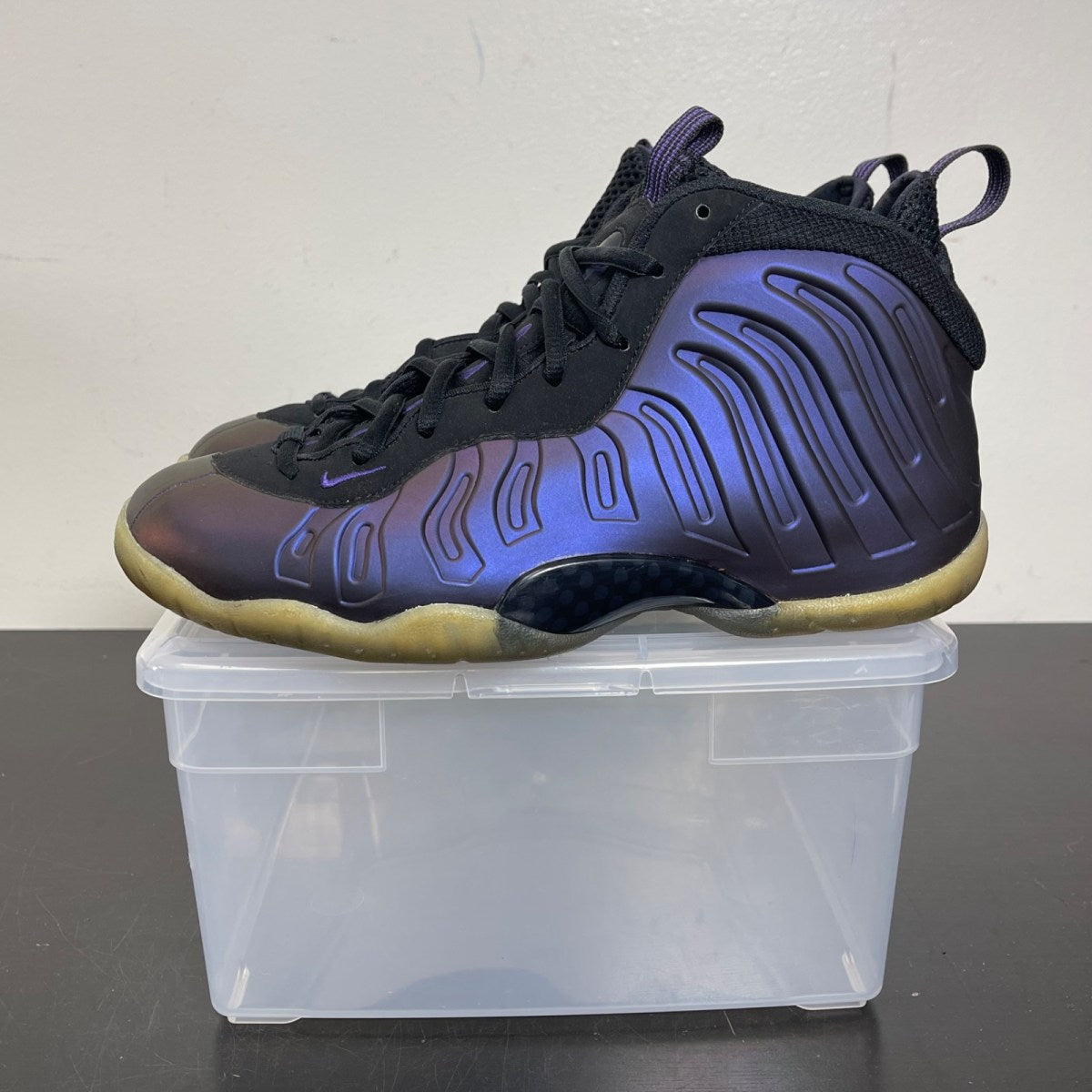 Air Nike Foamposite One Eggplant (2017) (GS) 6.5Y (Moderately Worn Pre-Owned)NikeBlack/Varsity Purple-Varsity Purple - Image 3