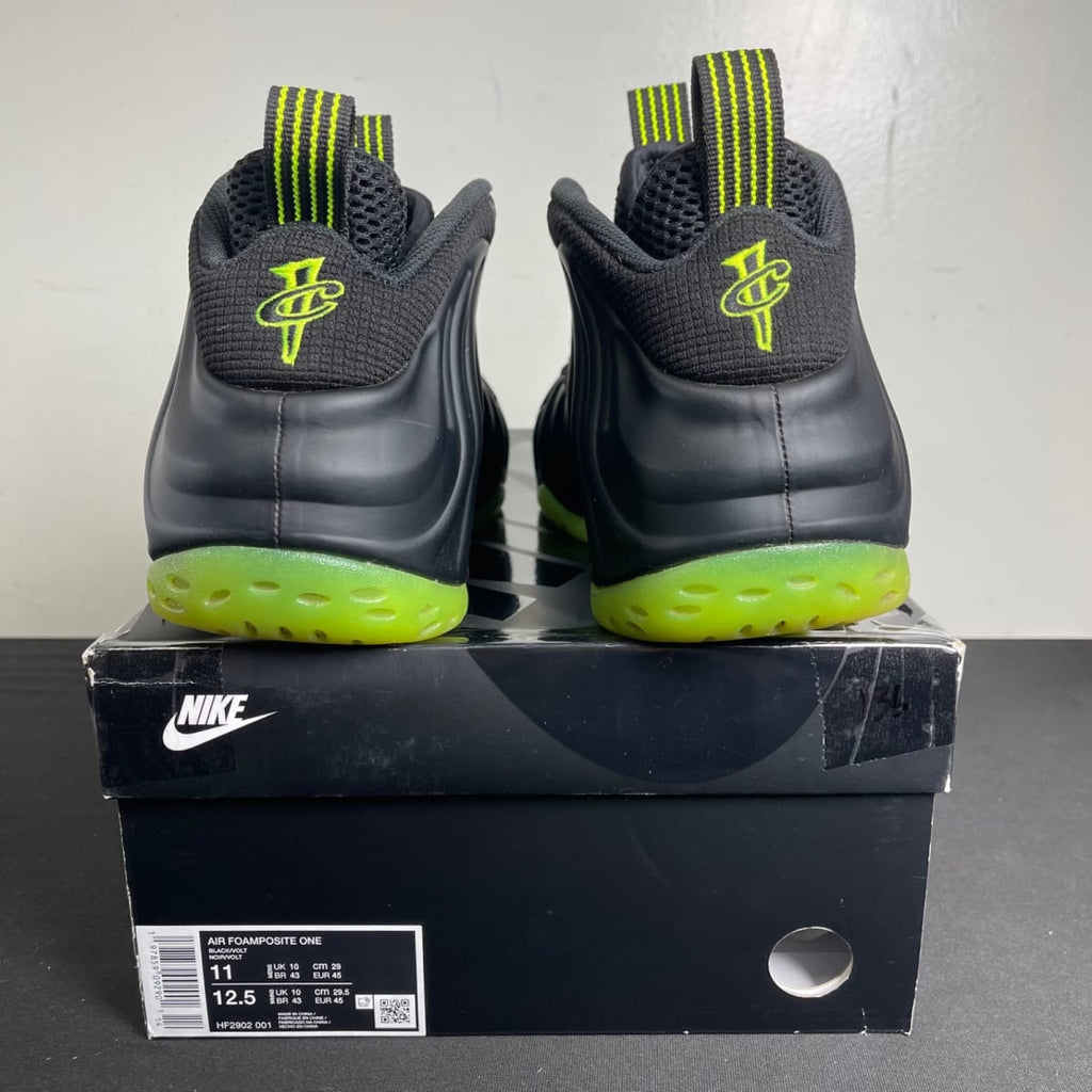 Nike Air Foamposite One Black Volt (Size 11) - aux