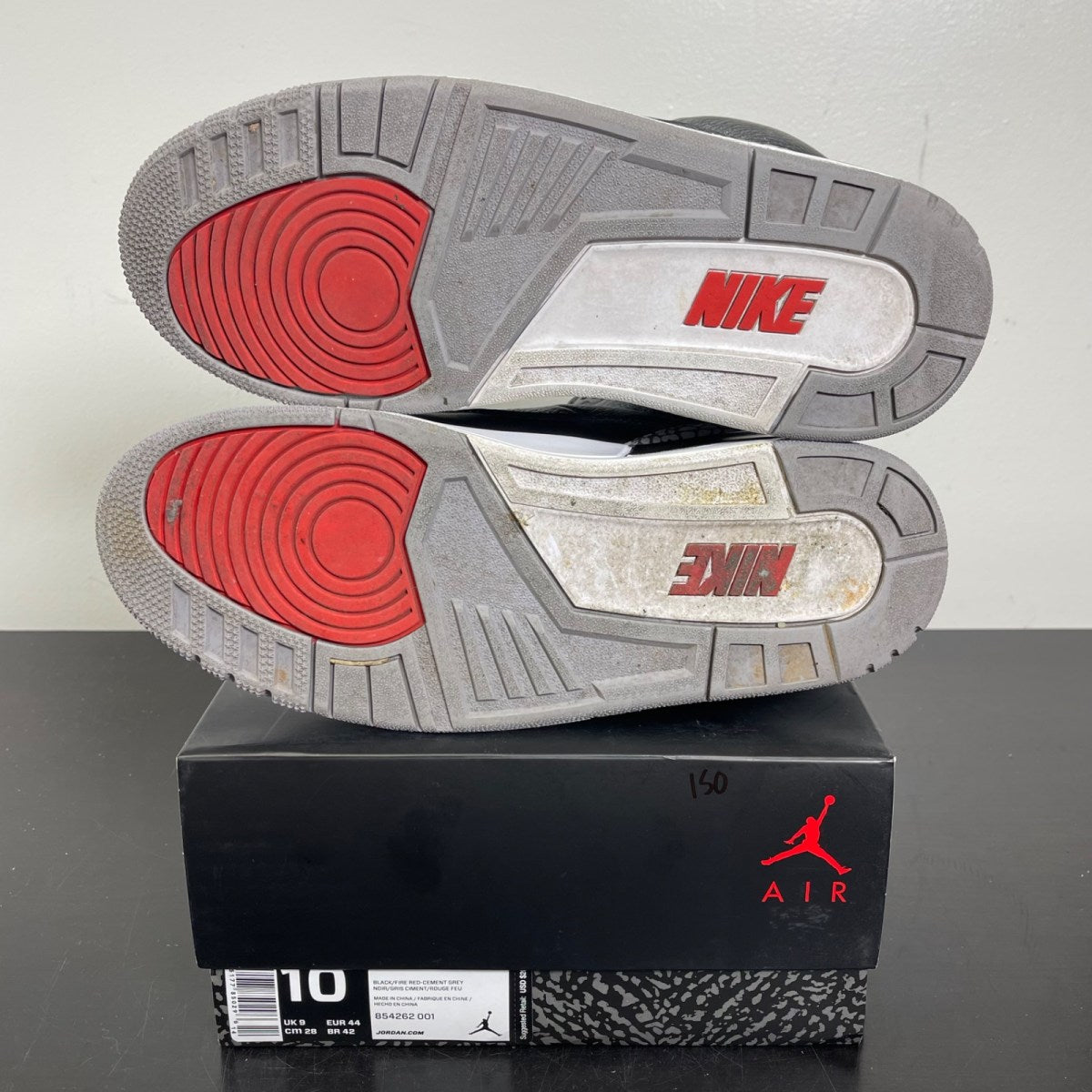 Jordan 3 Retro Black Cement (2018) 10 (Moderately Worn Pre-Owned)JordanBlack/Fire Red-Cement Grey-White - Image 5