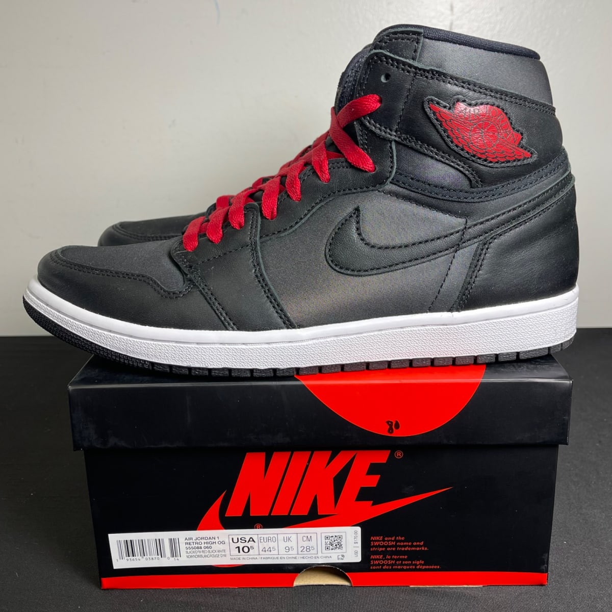 Jordan 1 Retro High Black Satin Gym Red (Size 10.5) - aux