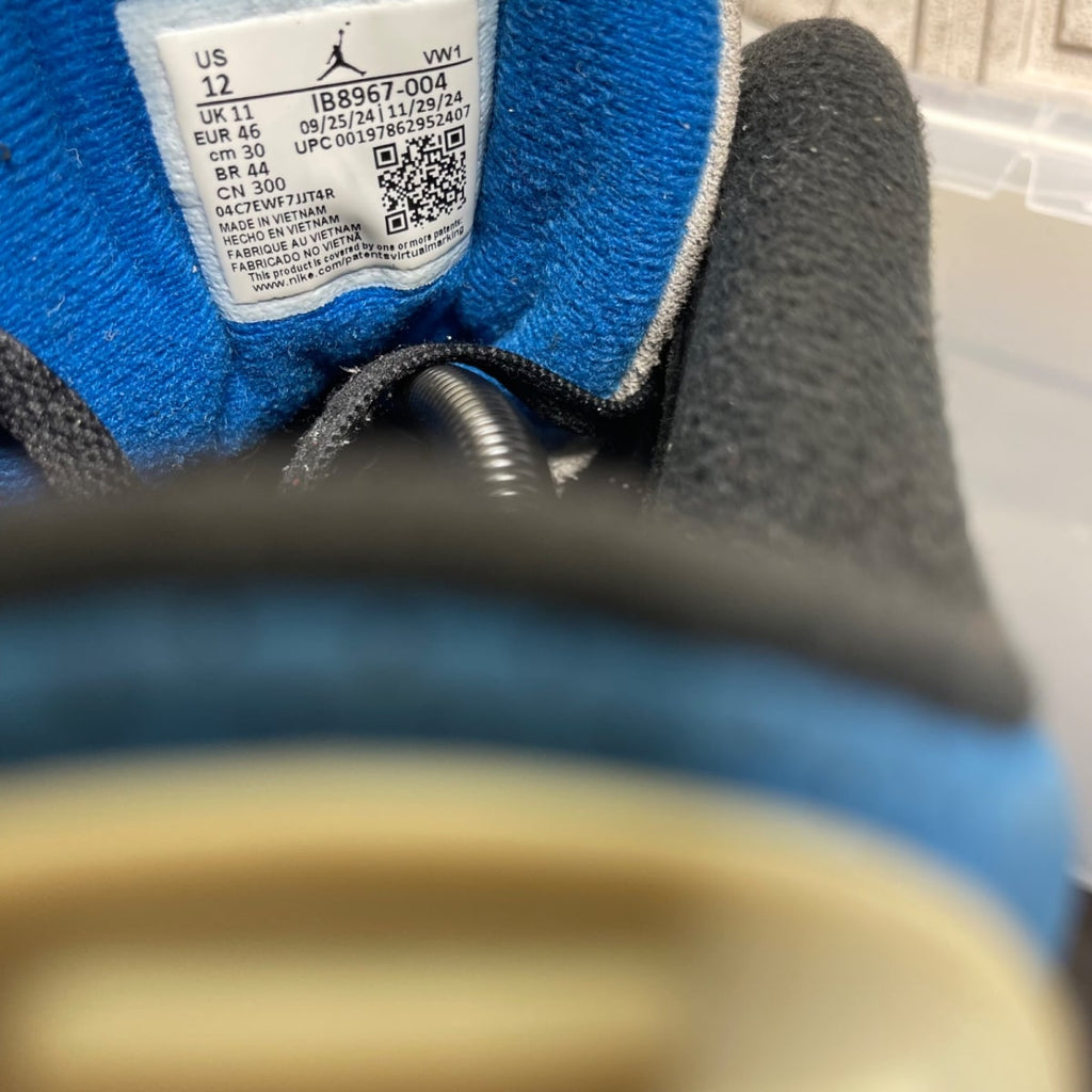 Jordan 3 Retro OG Rare Air 12 (Moderately Worn Pre-Owned)JordanBlack/Chile Red/Neutral Grey/Military Blue/Coconut Milk - Image 6