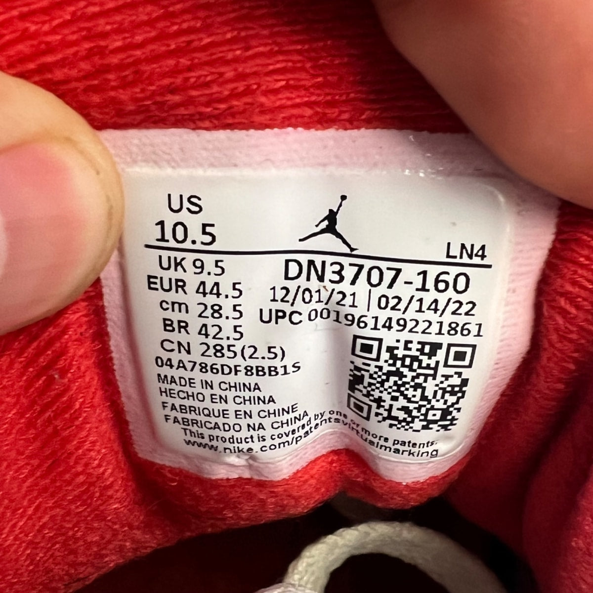 Jordan 3 Retro Fire Red (2022) 10.5 (Moderately Worn Pre-Owned)JordanWhite/Fire Red/Cement Grey/Black - Image 7
