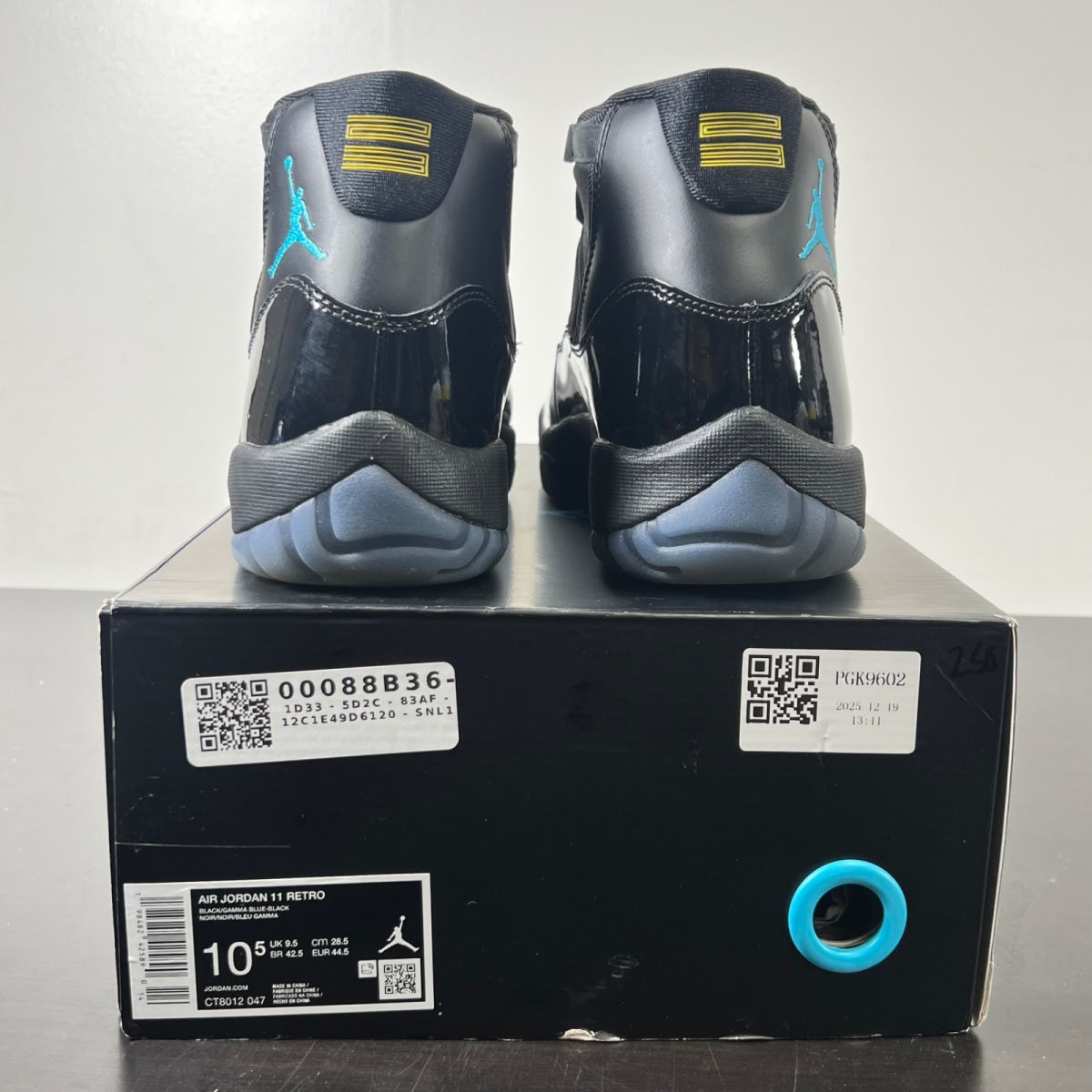 Jordan 11 Retro Gamma Blue (2025) 10.5 (Lightly Worn Pre-Owned)JordanBlack/Gamma Blue/Varsity Maize - Image 4