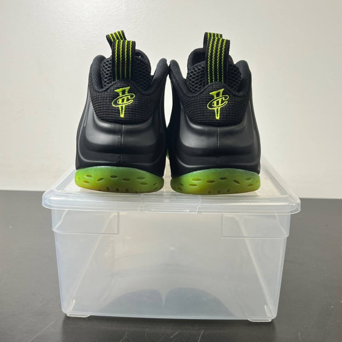 Nike Air Foamposite One Black Volt 9.5 (Lightly Worn Pre-Owned)NikeBlack/Volt - Image 6